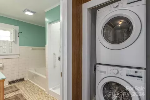 Other - 527 E Oak St, Marion, NC 28752 photo 1 of 8