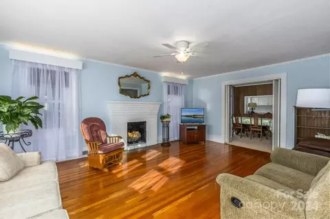 Living - 527 E Oak St, Marion, NC 28752 photo 1 of 2