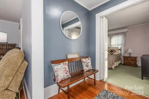 Entry Way - 527 E Oak St, Marion, NC 28752 photo 1 of 2