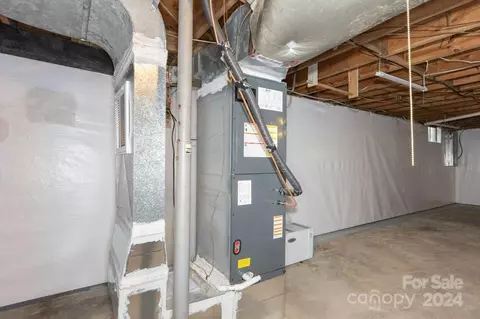 Other - 527 E Oak St, Marion, NC 28752 photo 5 of 8