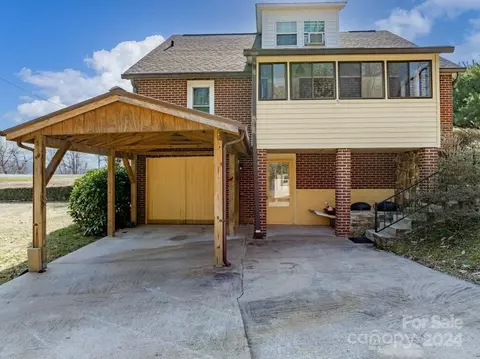 Exterior - 527 E Oak St, Marion, NC 28752 photo 13 of 24