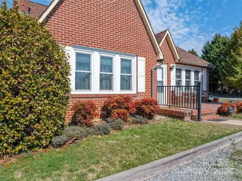Exterior - 527 E Oak St, Marion, NC 28752 photo 14 of 24