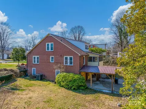 Exterior - 527 E Oak St, Marion, NC 28752 photo 10 of 24
