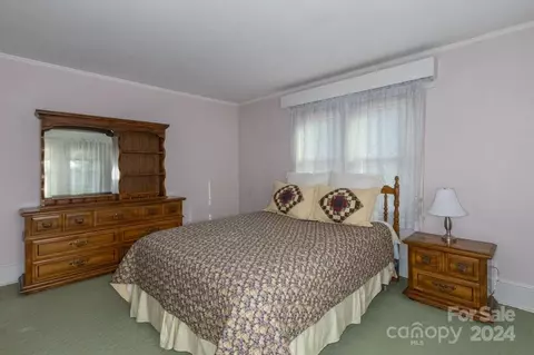 Bedroom - 527 E Oak St, Marion, NC 28752 photo 1 of 5