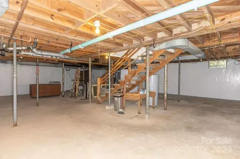 Other - 527 E Oak St, Marion, NC 28752 photo 4 of 8