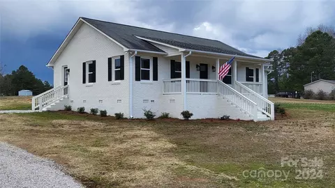 879 Cornwell Rd, Chester, SC 29706