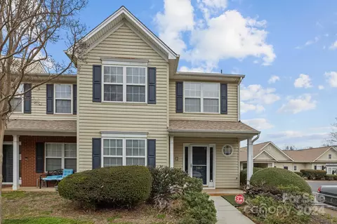 3867 Glenlea Commons Dr, Charlotte, NC 28216