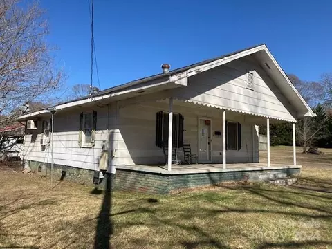 130 Holland St, Forest City, NC 28043
