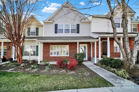 8134 Rudolph Rd, Charlotte, NC 28216