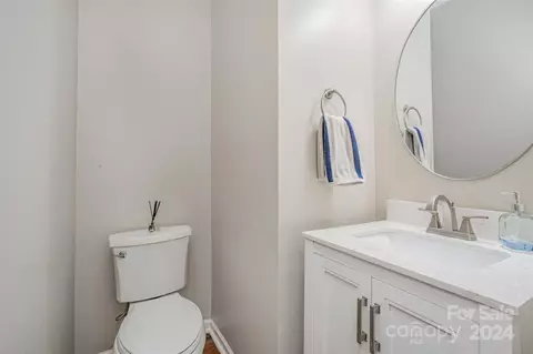 Bath - 3389 Brackhill St, Davidson, NC 28036 photo 1 of 5