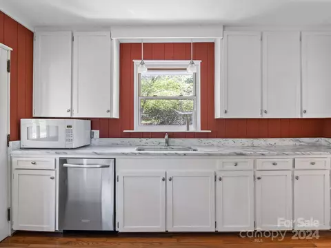 Kitchen - 176 Harwood Ln, Tryon, NC 28782 photo 1 of 2