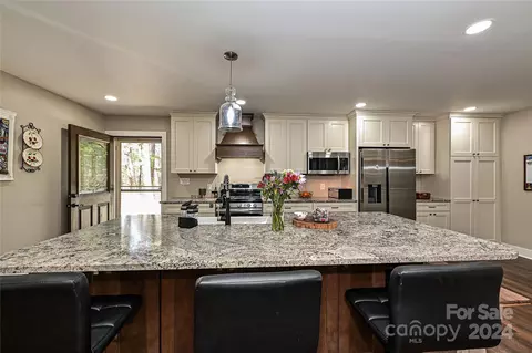 Kitchen - 266 Saddle Rd, Lancaster, SC 29720 photo 2 of 6