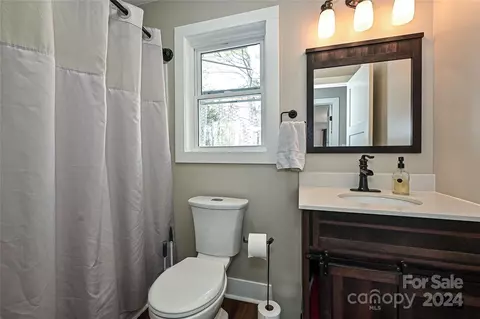 Bath - 266 Saddle Rd, Lancaster, SC 29720 photo 6 of 6