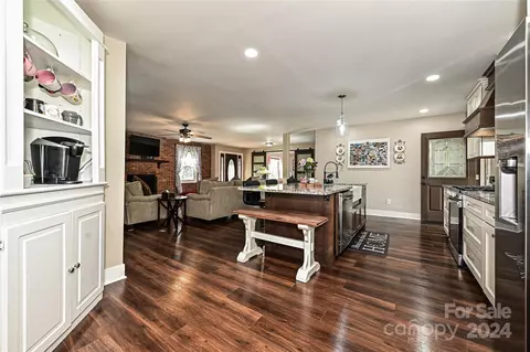 Living - 266 Saddle Rd, Lancaster, SC 29720 photo 4 of 5