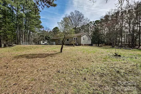 Exterior - 266 Saddle Rd, Lancaster, SC 29720 photo 7 of 10