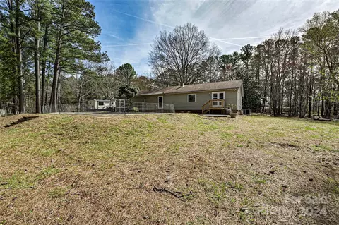Exterior - 266 Saddle Rd, Lancaster, SC 29720 photo 8 of 10