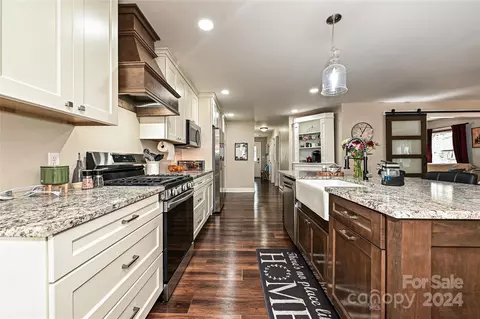 Kitchen - 266 Saddle Rd, Lancaster, SC 29720 photo 5 of 6