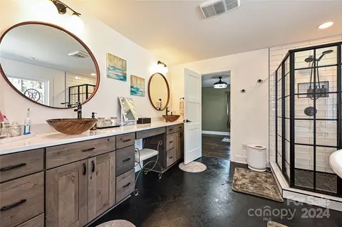 Bath - 266 Saddle Rd, Lancaster, SC 29720 photo 5 of 6