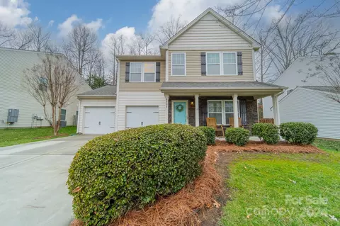 8505 Lustre Rd, Charlotte, NC 28215
