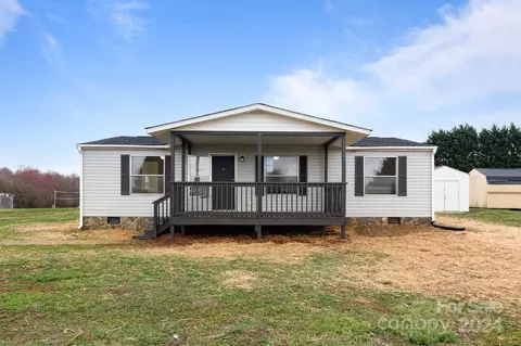 2366 Dillon Dr, Newton, NC 28658