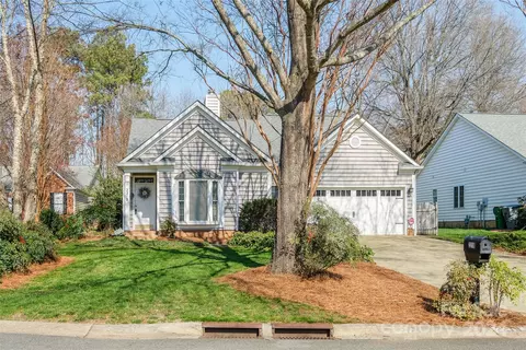 2219 Thorson Hill Ct, Charlotte, NC 28212