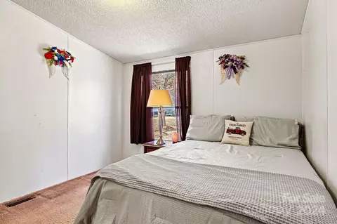Bedroom - 8553 Hagers Ferry Rd, Denver, NC 28037 photo 5 of 7