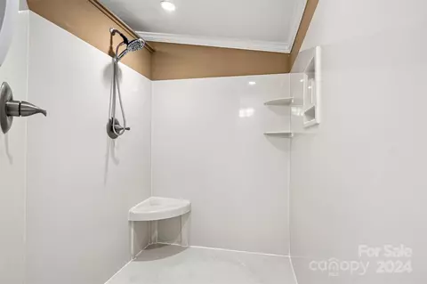 Bath - 8553 Hagers Ferry Rd, Denver, NC 28037 photo 4 of 5