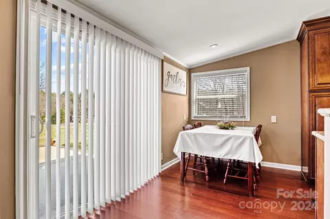 Dining - 8553 Hagers Ferry Rd, Denver, NC 28037 photo 1 of 4