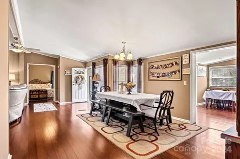 Dining - 8553 Hagers Ferry Rd, Denver, NC 28037 photo 2 of 4