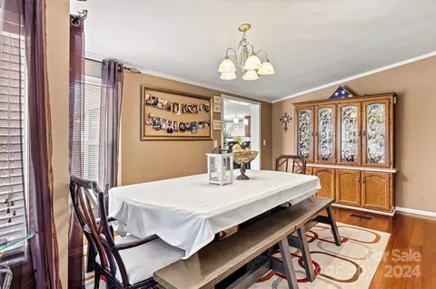 Dining - 8553 Hagers Ferry Rd, Denver, NC 28037 photo 3 of 4