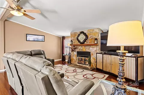 Living - 8553 Hagers Ferry Rd, Denver, NC 28037 photo 1 of 2