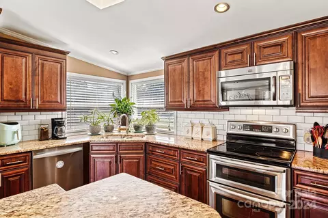 Kitchen - 8553 Hagers Ferry Rd, Denver, NC 28037 photo 6 of 6
