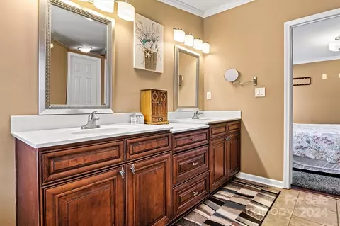 Bath - 8553 Hagers Ferry Rd, Denver, NC 28037 photo 2 of 5
