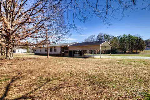 Exterior - 8553 Hagers Ferry Rd, Denver, NC 28037 photo 7 of 10