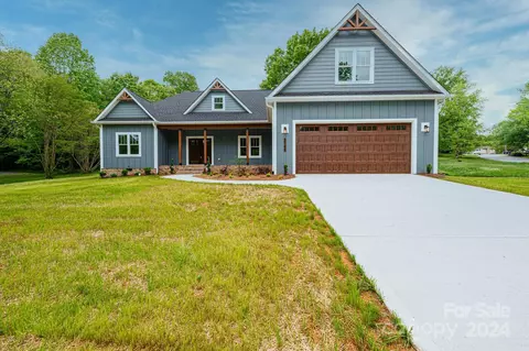 3145 3rd Street Nw Dr NW, Hickory, NC 28601