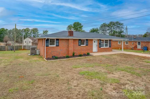 189 Sedgefield Dr, Forest City, NC 28043