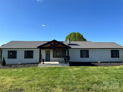 16 Midway Park Ln, Taylorsville, NC 28681