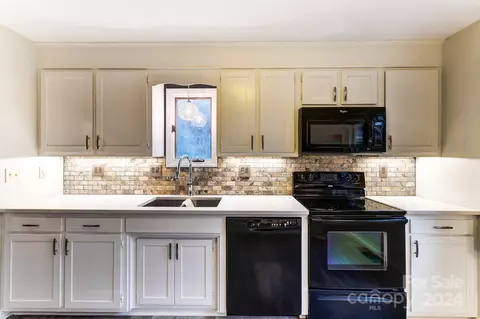Kitchen - 7743 Mcconnell Rd, Denver, NC 28037 photo 1 of 5