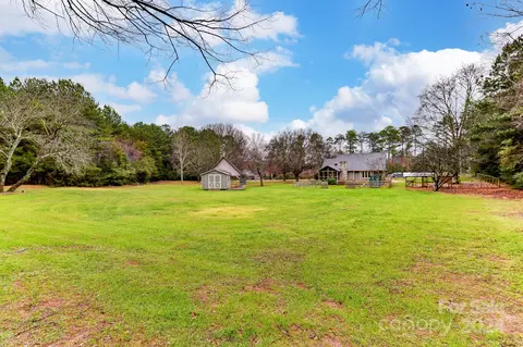 Exterior - 7743 Mcconnell Rd, Denver, NC 28037 photo 12 of 15