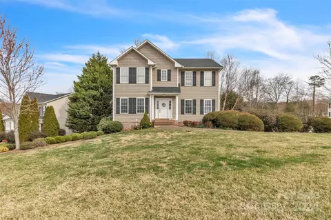 2706 25th St, Hickory, NC 28601