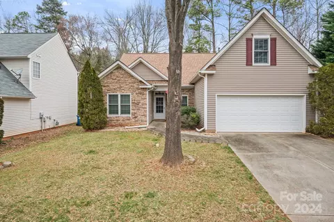 1219 Oakdale Commons Ct, Charlotte, NC 28216
