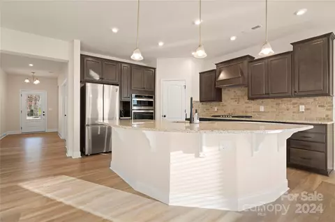 Kitchen - 923 Moose Trl, Matthews, NC 28104 photo 2 of 6