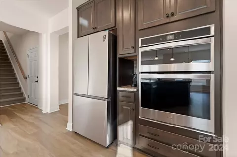 Kitchen - 923 Moose Trl, Matthews, NC 28104 photo 6 of 6