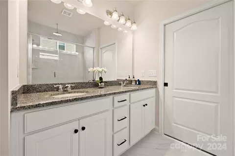 Bath - 923 Moose Trl, Matthews, NC 28104 photo 6 of 6