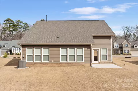 Exterior - 923 Moose Trl, Matthews, NC 28104 photo 7 of 9