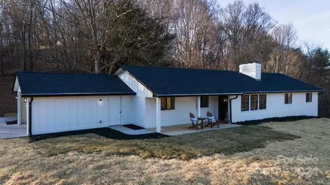 48 Sheriff Dr, Waynesville, NC 28786