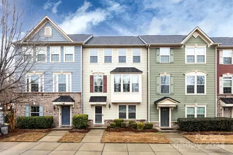 2146 Arbor Loop Dr, Charlotte, NC 28217