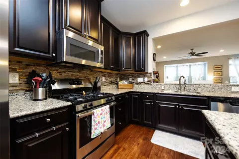 Kitchen - 2146 Arbor Loop Dr, Charlotte, NC 28217 photo 5 of 6