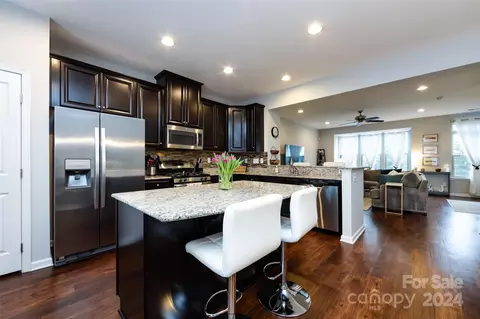 Kitchen - 2146 Arbor Loop Dr, Charlotte, NC 28217 photo 4 of 6