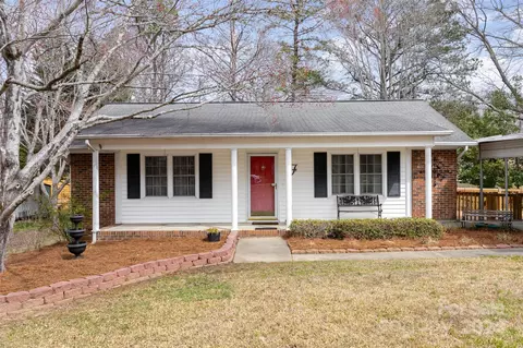 2339 Seneca Plaza Dr, Lancaster, SC 29720